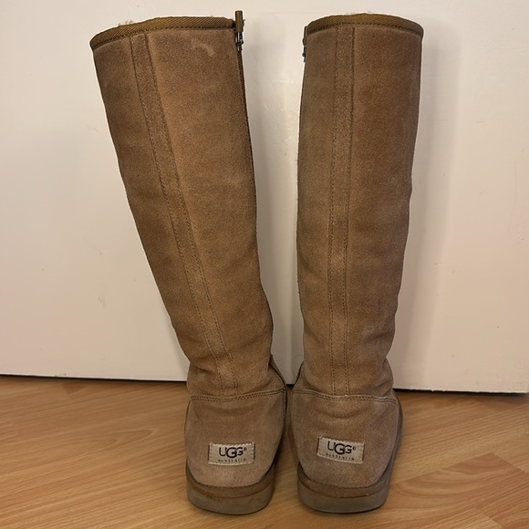Ugg Australia, knee-high zip boots. Women’s size US 8 in Chestnut - Picture 4 of 10